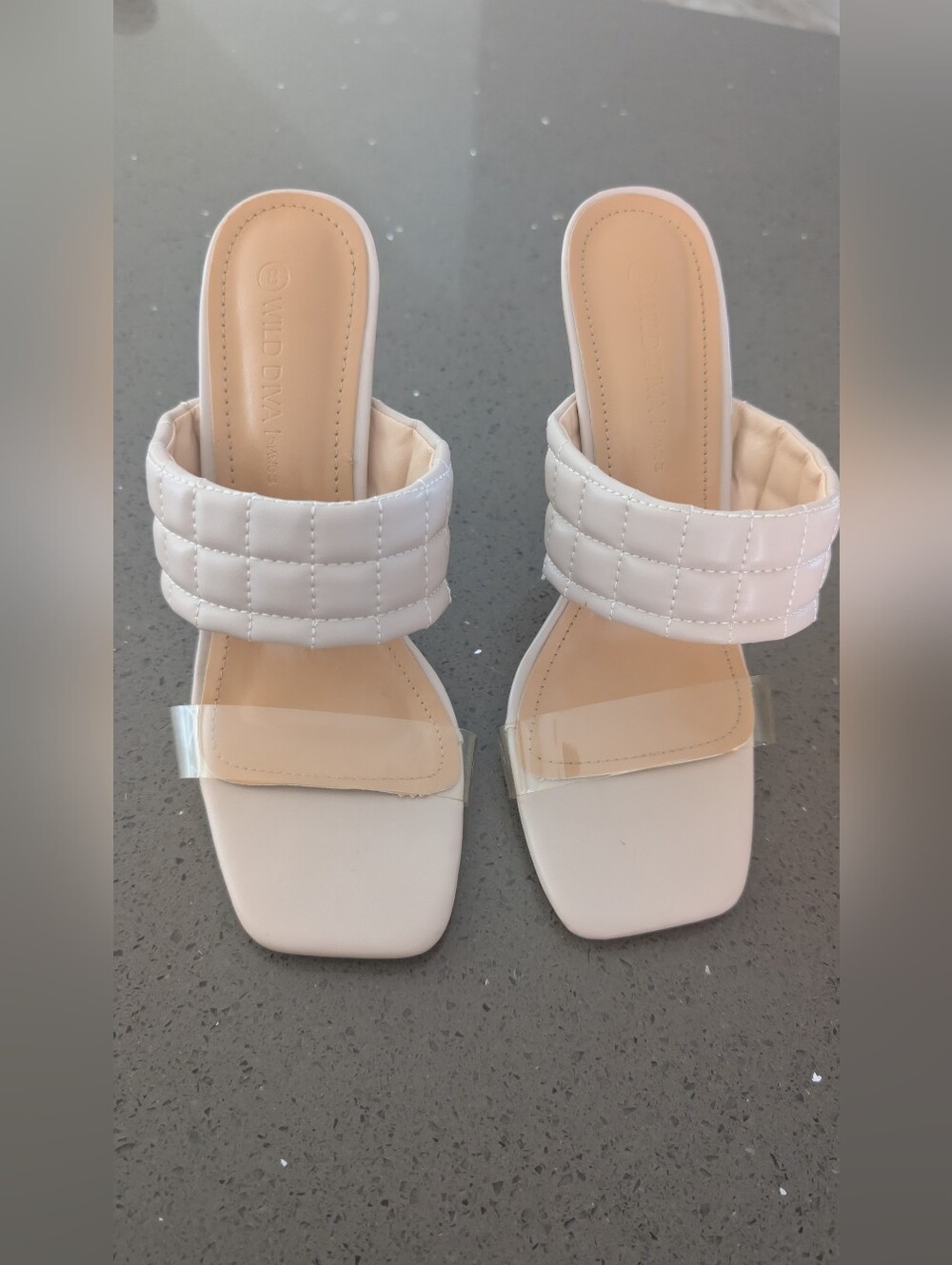 DIVA Lounge Womens Beige Off White Quilted Slide Sandals